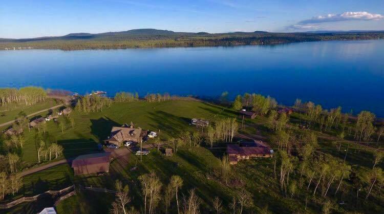 Flying U Ranch Seventy Mile House Exterior foto